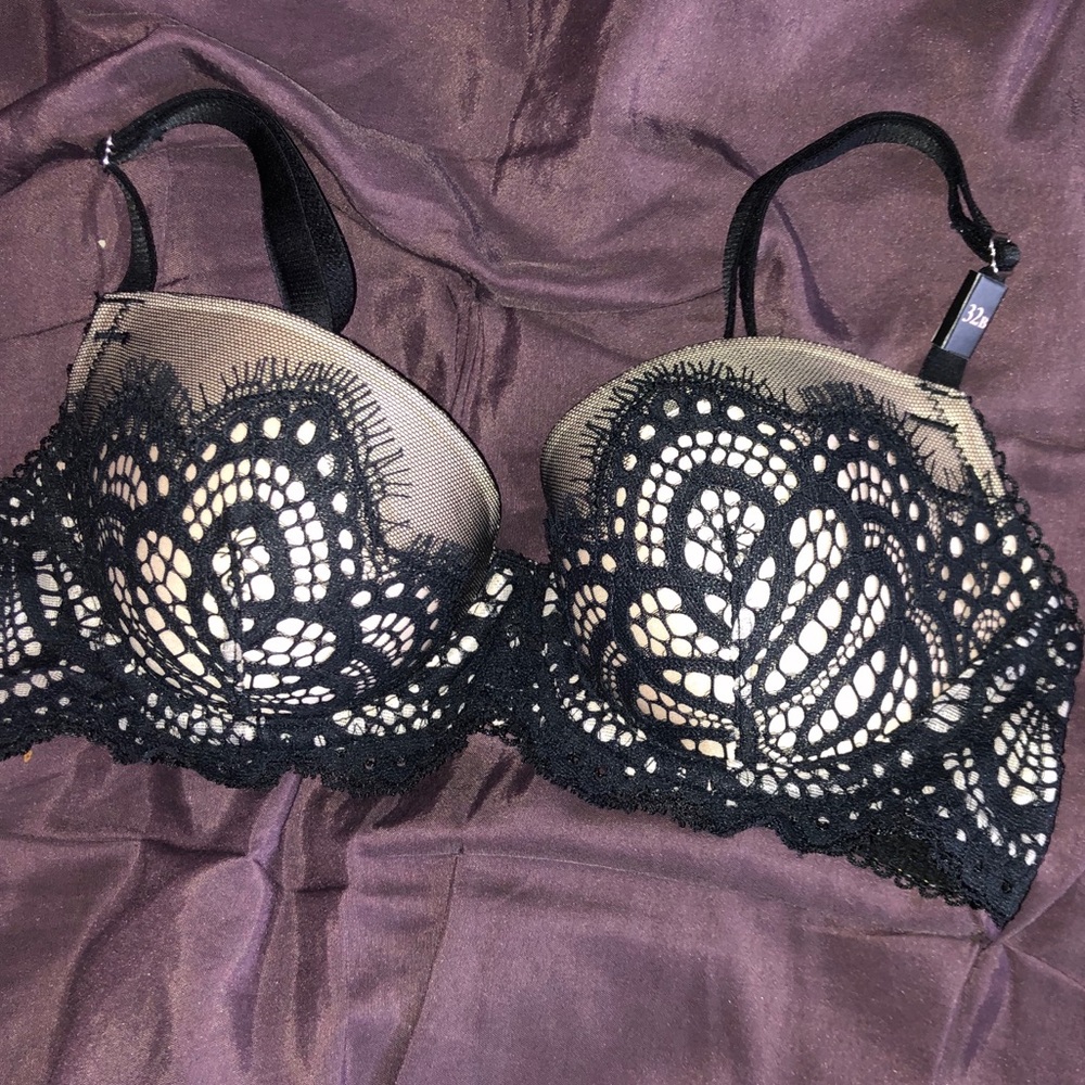 Victoria’s Secret 32B Push Up Bra
